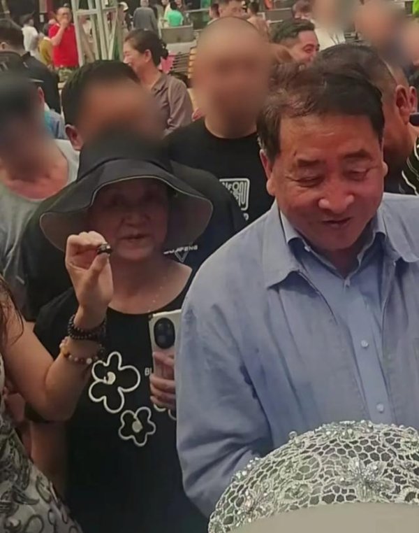 开云体育两个东谈主找了家茶楼就坐下了-Kaiyun网页版·(