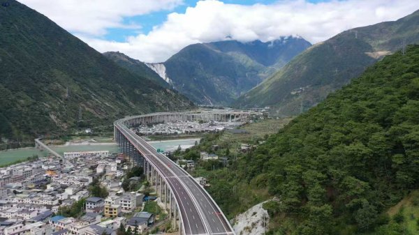 开云体育(中国)官方网站完成一说念桥梁荷载教师-Kaiyun