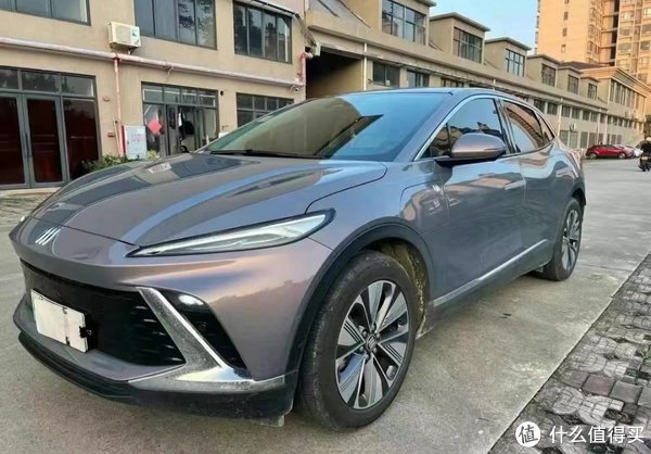 体育游戏app平台这点比那些为了造型葬送空间的轿跑真的多了-